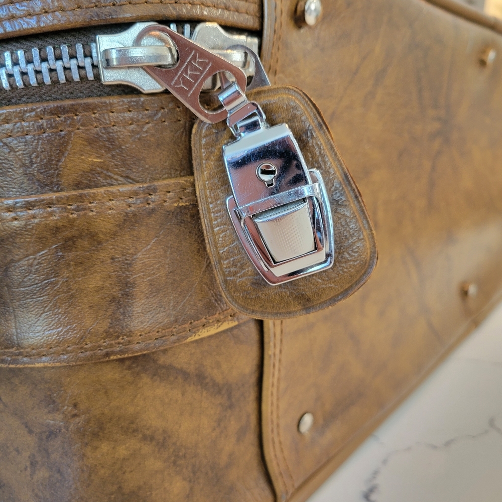 Vintage Suitcase - Picture 5 of 8